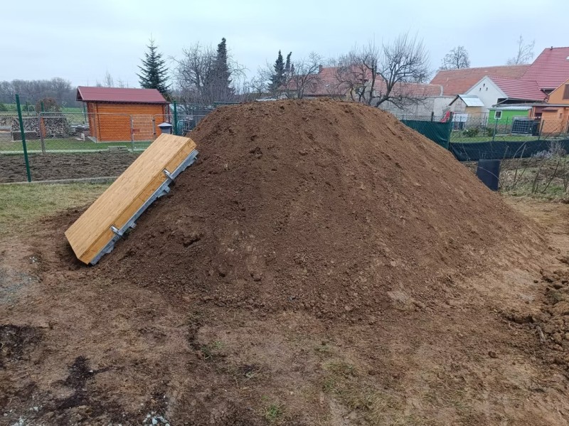 Plastové sklepy